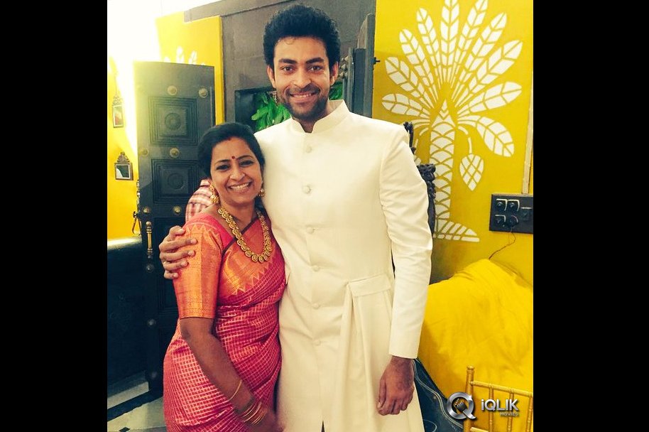 Celebrities-With-Mothers-Exclusive-Photos